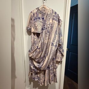 Pre stitched skirt Saree in blue print- Elegant Cream and Blue Printed Saree